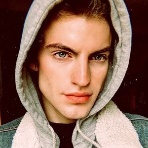 Meet your Posher, Aaron